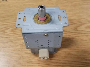 21GG54 MAGIC CHEF MCD11E3B PARTS: DAEWOO RM228 MAGNETRON - Picture 1 of 5