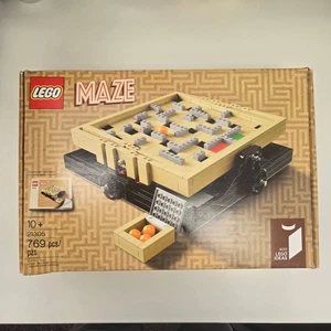 LEGO Ideas: Maze (21305) - Picture 1 of 2