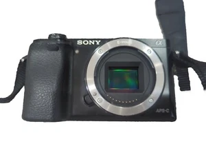 Sony  ILCE-6000+Lens+Lens+Camera Cover+Lens Covers+3 Battery+Charger+Lenses+Case - Picture 1 of 8