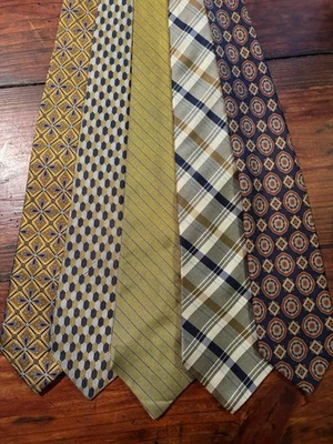 Vintage gold Men's Neck Ties various brands and materials lot of 5 - Image 1 of 2
