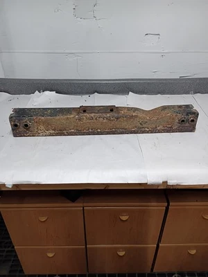 GMC Yukon XL 2000 5,3 L 4x4 4L60E transmisión travesaño Foto 1 de 4