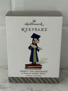 Hallmark Ornament Goofy The Graduate. Un año de magia Disney. Nuevo en caja - Imagen 1 de 6