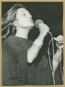 Amalia Rodrigues (1920-1999) - Portuguese fadista - Rare signed photo - COA - Picture 1 of 2