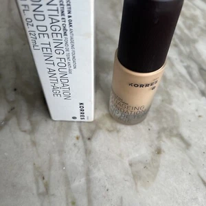 Korres Quercetin & Oak Antiaging Foundation #20 Golden/ Beige, 0.91 oz - Picture 1 of 3
