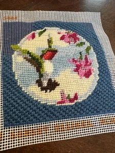 Dimensions Needlepoint Kit Hummingbird NEARLY FINISHED Fuschia Flowers w thread - Bild 1 von 5