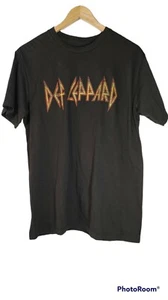 Def Leppard Licensed Distressed Classic Rock Roll Unisex Retro T-Shirt M - Picture 1 of 2