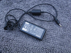 Genuine Casio AD-C51G AC Adaptor for EXILIM Digital Camera 5.3V 650mA - Picture 1 of 5