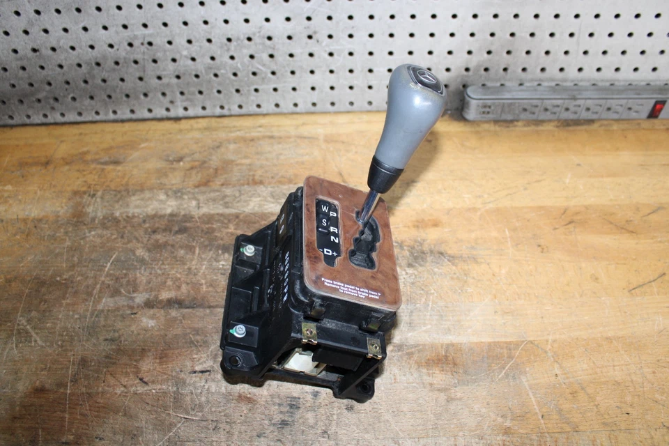 00-03 Palanca de cambios de piso Mercedes-Benz W210 E320 E430 E55 OEM PP210 267 075 Foto 1 de 4