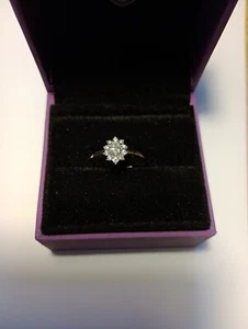 1/3 ct VVS Diamond Cluster 9K gold ring - Picture 1 of 11
