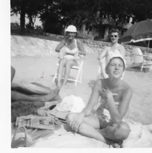 A DAY AT THE BEACH Small FOUND  PHOTOGRAPH Black + White VINTAGE OWL 44 LA 87 K - Picture 1 of 1