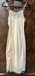 Mint Vtg 1950s Miss Swank Women Sz 32 Full Slip Chemise Blush Nylon Lace Trim - Picture 1 of 13