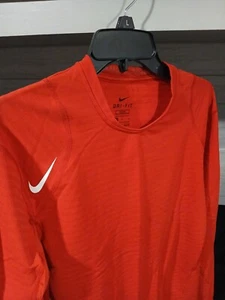 Herren Nike Warm Dri Fit Rot Langarm Sportshirt Größe Lg Fitted - Bild 1 von 5