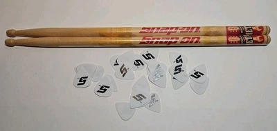 RARO Herramientas a Presión Metal Música Coleccionables Baquetas 16" Y 24 Selecciones de Guitarra!! Foto 1 de 4