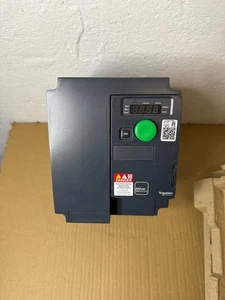 Schneider Electric Altivar ATV320U40M3C Variable speed drive 3 phase 4 kw 220V - Picture 1 of 5