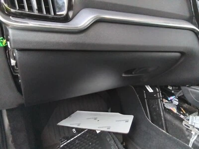 GUANTERA VOLVO V60 MK2 (225) 2018 en núcleo B6 AWD 5 puertas Estate Foto 1 de 4