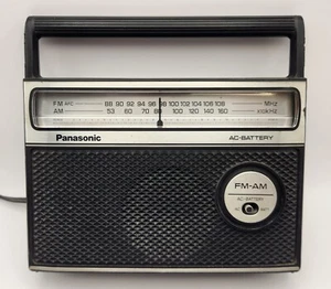 Panasonic RF-549 AC/Battery Power AM-FM Portable Radio - Picture 1 of 7