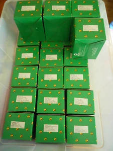 Grolier PORZELLANSCHÄTZE (19) DISNEY ORNAMENTE mit Aufbewahrungsbox NEU NRFB - Bild 1 von 3