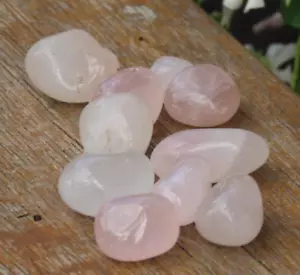 2 piedras de cristal de cuarzo rosa pulido vienen con franqueo rastreado - Imagen 1 de 5