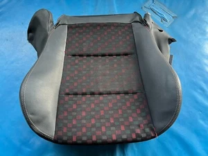 MG ZS & ZT Left Side Front Seat Base Cushion (Red/Green Matrix) 2001 - 2007 - Picture 1 of 3