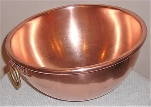 Solid copper mixing bowl from France, circa 1980s, stamped, one brass handle - Picture 1 of 3
