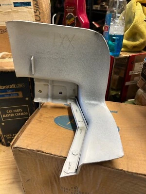 1975-1978 NOS FORD GRANADA & MERCURY MONARCH TRASEIRO L.H. DEFLETOR DE PEDRA PARACHOQUE - Imagem 1 de 4