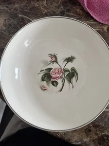 Ballerina MOSS ROSE 9" Round Serving Bowl - Universal USA - E61 - Edwin Knowles - Picture 1 of 3