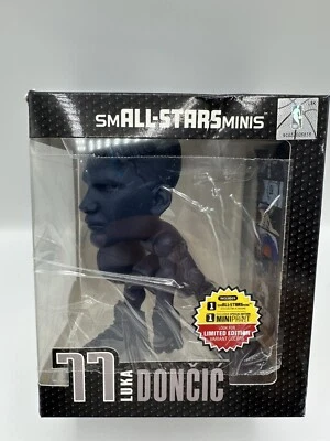Figura de acción Mavericks 2022 NBA SmALL-STARS Minis LUKA DONCIC azul oscuro persecución Foto 1 de 4