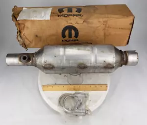 MOPAR 1993-1999 JEEP Grand Cherokee Catalytic Converter 0508305AE 05083054AD - Picture 1 of 14