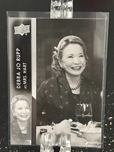 DEBRA JO RUPP----MRS. HART---2024 MARVEL STUDIOS--WONDAVISION--KOSTENLOSER VERSAND - Bild 1 von 2