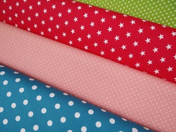 0,50 m Baumwollstoff gewebt Sterne Punkte Herz Blume Dreieck Raute  - Bild 1 von 1