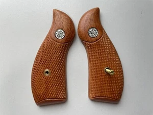 New Style Hardwood Grips For S&W K/L Frame Round Butt Classic Panel Checker  - Picture 1 of 8