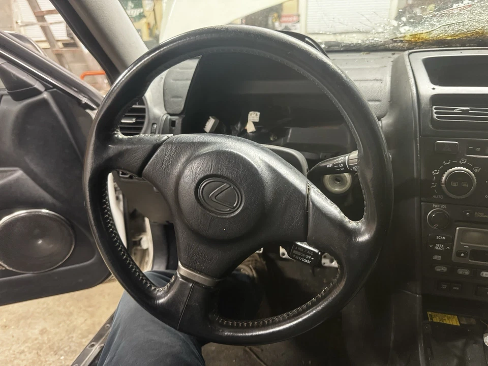 Lexus Is300 2001-2005 manual*** volante trans con pieza de aire central 🔥 Foto 1 de 4