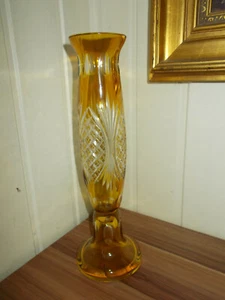 Grande  vase long en cristal doublé couche jaune taillé hauteur: 31 cm  - Picture 1 of 6