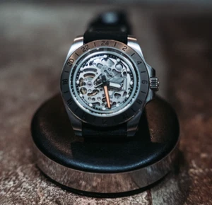 Seiko custom skeleton watch with silver NH70 automatic movement. - Picture 1 of 10