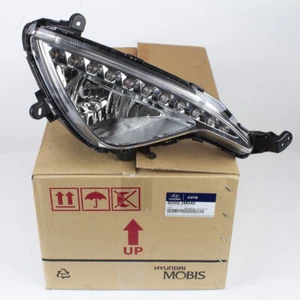 Genuine Hyundai Genesis Coupe Fog Light (with LED) RIGHT Side 92202-2M540 - Picture 1 of 3