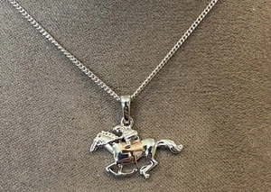 Clogau ciondolo cavallo ippodromo Chester in argento gallese e oro rosa 9 ct (22") raro - Foto 1 di 6