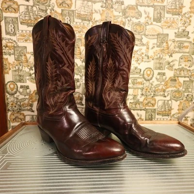 TONY LAMA Western Cowboy Boots, Men 13 D, Burgundy Leather Almond Toe 6366 - Image 1 of 4