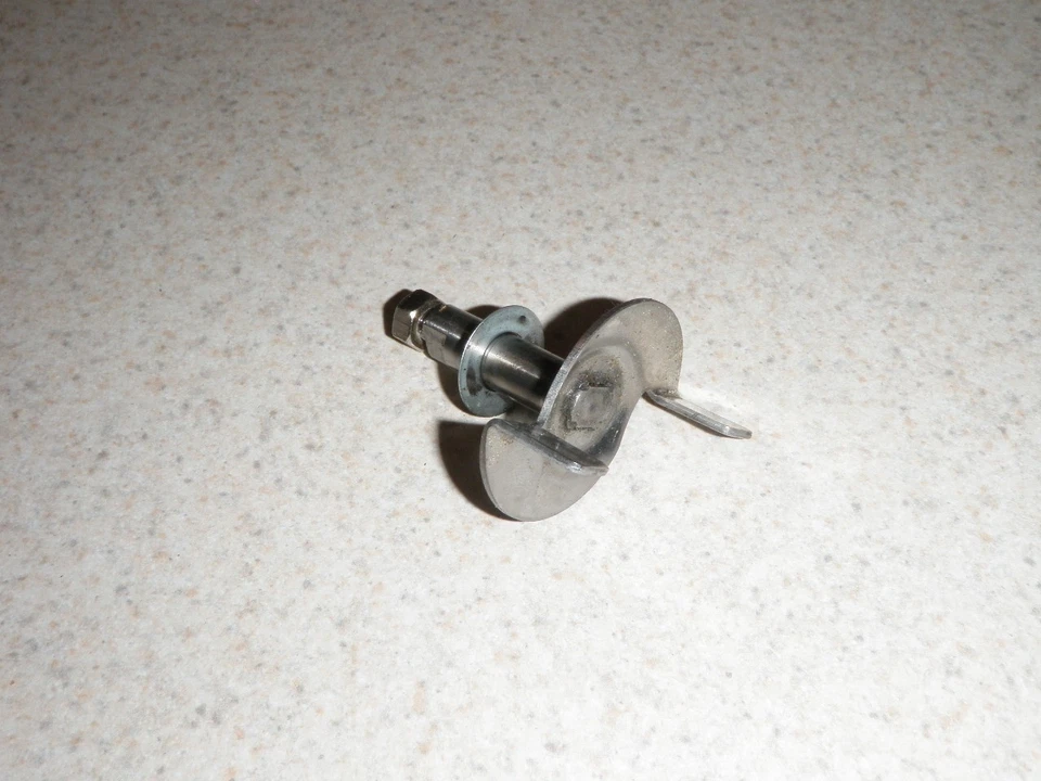 Acoplamiento de accionamiento giratorio para máquina de pan Regal Kitchen Pro para modelo K6725 con engranajes Foto 1 de 1