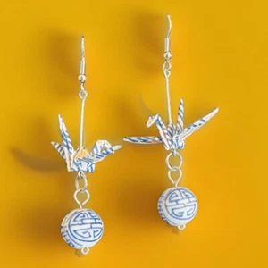 Papier gefaltete Vögel Shajen blau & weiß Porzellan Ohrhänger - Bild 1 von 5