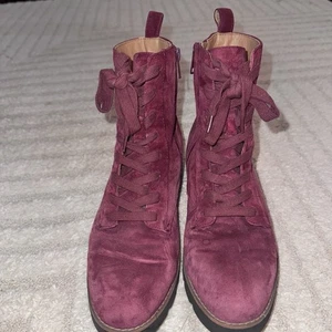 Vionic Lani Wildleder-Stiefeletten Port burgunderrot wetterfest Damengröße 7,5 - Bild 1 von 10