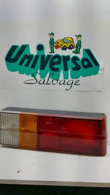 Luz trasera lateral derecha Ford Escort 1984 Foto 1 de 4