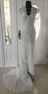 All lace cap sleeve key hole back NEW with tags size 8 Bridal gown - Picture 1 of 2