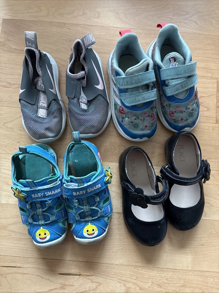 Lote de zapatos mixtos para niños pequeños talla 7 Shows Foto 1 de 4