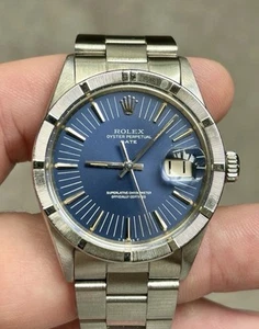 Rolex Oyster Perpetual Date, Blue Dial with Engine-Turned Bezel 1971 - Picture 1 of 10