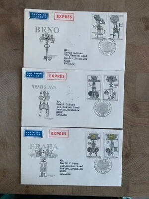 CHECOSLOVAQUIA 1970 FDC x 3 SIGNOS Y SELLOS ESCUDO DE ARMAS EN REVERSO Foto 1 de 2