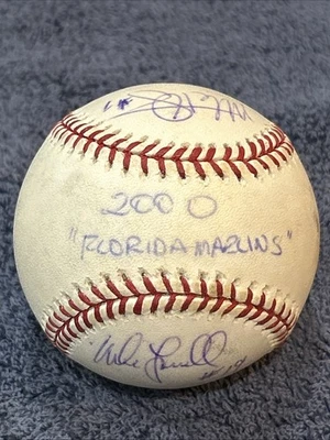 Pelota de béisbol firmada por Mike Lowell Mark Kotsay autografiada automática P Foto 1 de 4