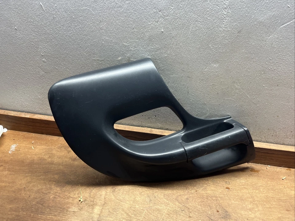 97-03 FORD RANGER PASSENGER RIGHT DOOR PULL HANDLE TRIM BEZEL COVER oem - Image 1 of 3