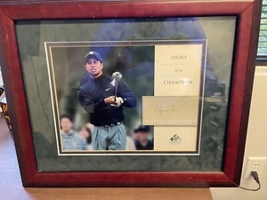 2004 UPPER DECK SP SIGNATURE TIGER WOODS  SIGNS OF A CHAMPION AUTO 8X10 Framed - Picture 1 of 5
