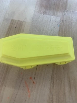 复古 Fleer Mr Bones 万圣节棺材 黄色容器 糖果! — 第 1/3 张图片