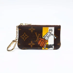 Louis Vuitton 2006 Monograma Novio Pochette Cle Estuche para Monedas Marrón WS20108 - Imagen 1 de 10